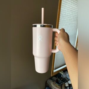 Light pink HydroFlask